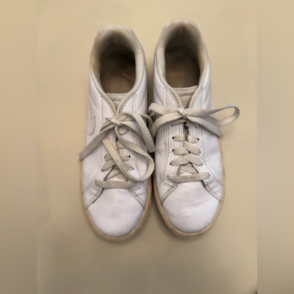 Nike White Women's Sneakers